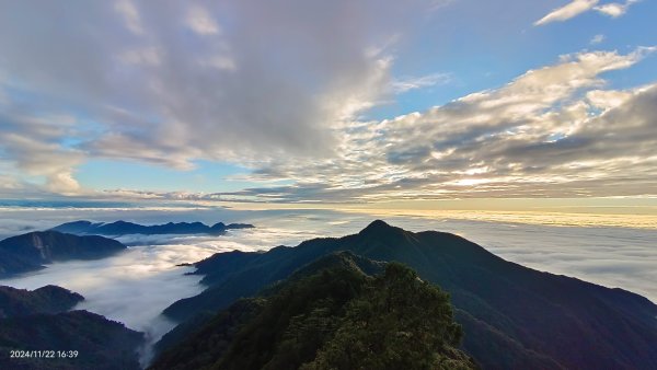 跟著雲海達人山友追雲趣-二訪 #鳶嘴山 解鎖 #黃金雲海 #夕陽雲海 #火燒雲 #琉璃光2652016