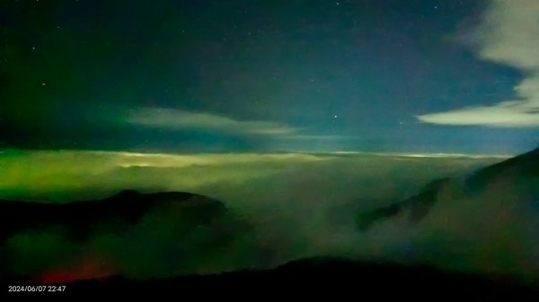 跟著雲海達人山友追雲趣 #大屯山 #琉璃光雲海 6/82518713