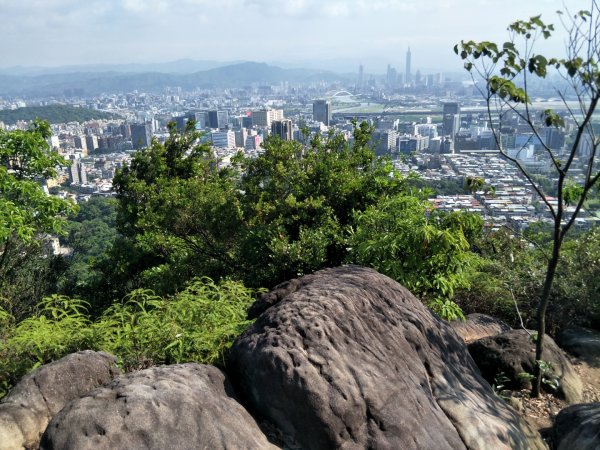 台北百大：金面山剪刀石1352622