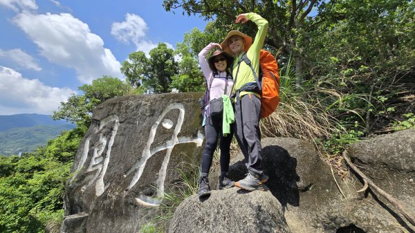 台北必訪步道，輕鬆好走的網美步道，軍艦岩步道，奇特地質景觀，360度無敵展望，特殊雪白巨岩。2788873