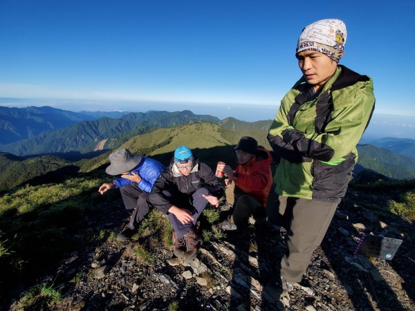 硬邦邦四天「雪山西稜」全記錄！大雪山黃金稜線必訪1451365