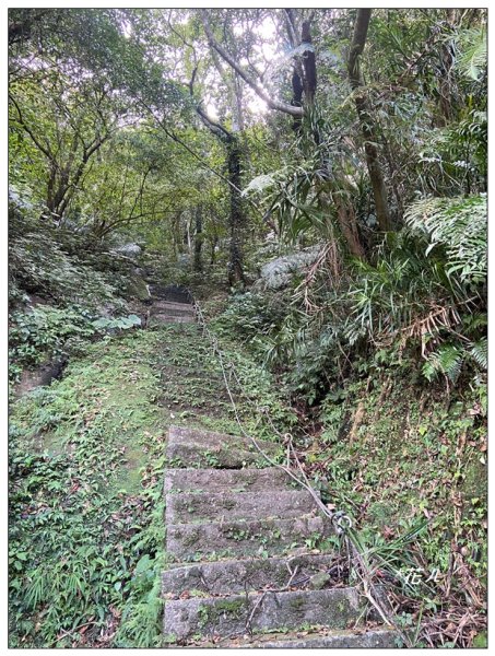 皇帝殿石壩尖、東峰、西峰連走(北峰登山口)2675642