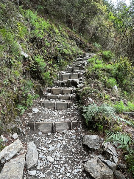 石瀑中行走登玉山前峰2208781