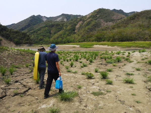泳渡進入大地谷957178