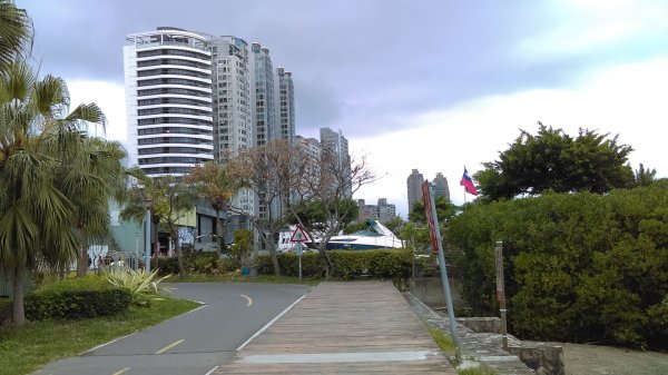 春光爛漫的淡水河左岸856002