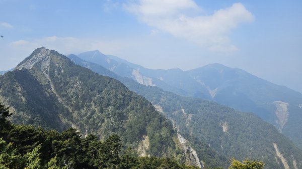 【閒閒南橫摘星去！】百岳#077關山嶺山。美麗壯闊中卻帶點淡淡哀愁的南橫公路。3036073