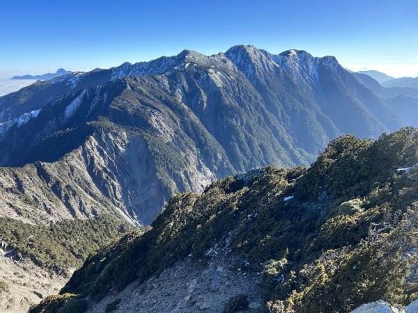 【駒盆西稜上馬博下嘆息灣D2】駒盆谷、積雪馬博拉斯山2443746