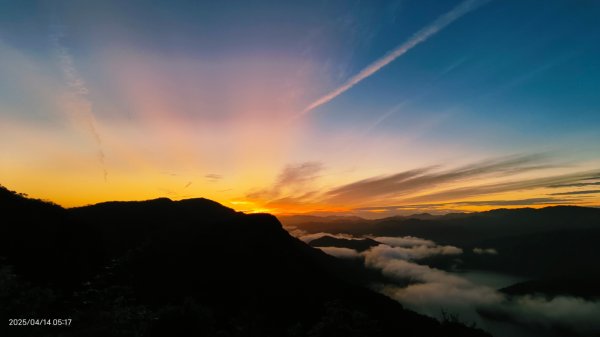 #翡翠水庫壩頂 #日出雲海 #火燒雲 #霞光 #月圓 #松月櫻 #鱷魚島雲海 4/14 & 162760632