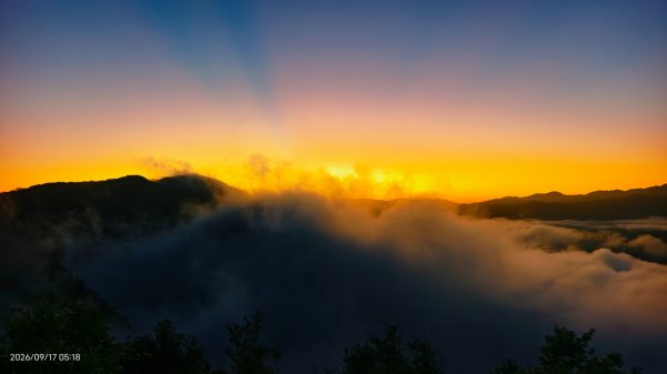 #翡翠水庫壩頂 #霞光 #日出 #雲海 9/173119419