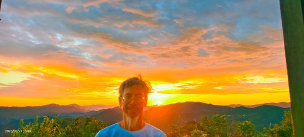 #二格山 #琉璃光 #雲瀑 #雲海流瀑 #火燒雲 #日出 8/21&222866268