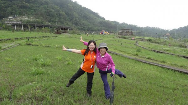 坪林, 下坑子口溪步道, 獅公髻尾山