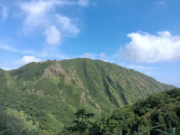 瑞芳區驚險驚嚇+短暫迷途的半屏大瀑布(瀑布稜)+小錐麓古道2886041