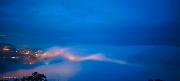 二格山 #琉璃光 #雲海流瀑 #雲瀑 #火燒雲 #霞光 #斜射光 #日出 6/82805833