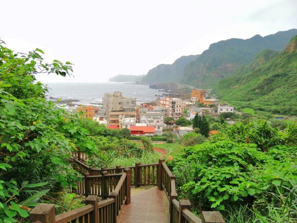 盡攬山海景迷人景緻。南子吝登山步道754310