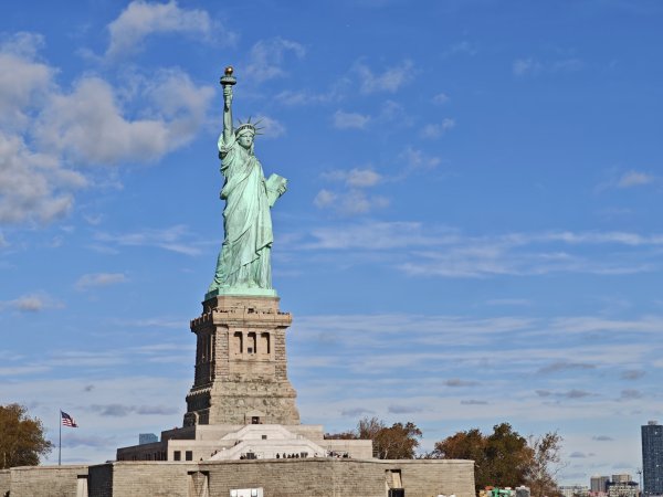 [紐約馬之行-06] 2025_1101 船上看自由女神像2943854