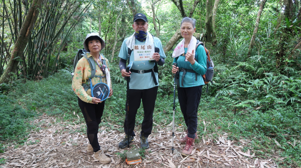 簡厝登山口 鵝尾山前峰 鵝尾山 清風亭 坪頂古（新）圳步道  溪和宮