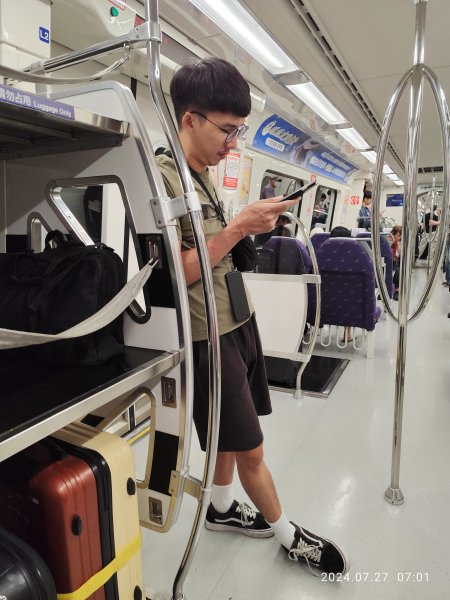 桃園國際機場→香港國際機場→華麗銅鑼灣酒店→時代廣場→地鐵→尖沙咀→iSQUARE→重慶大廈→K112563259