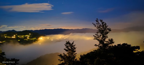 #二格路 #琉璃光 #二格山 #雲海流瀑 #日出 #火燒雲 6/293080029