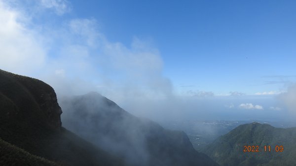 觀音圈+夕陽+芒花+雲霧飄渺+雲層帶狂風大作弱不禁風1904974