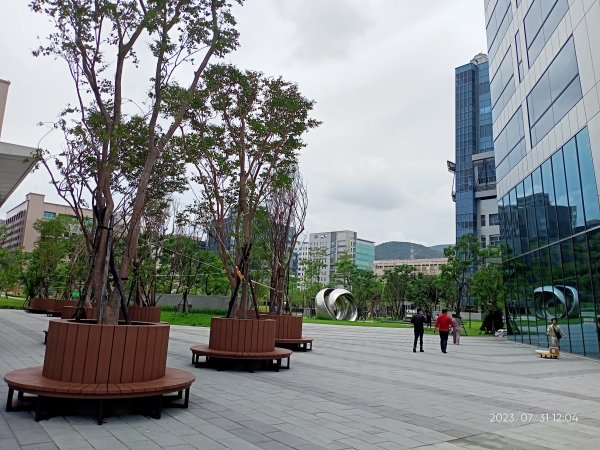 內湖大港墘公園、碧湖公園、內湖路一段；基隆廟口夜市、海洋廣場【走路趣尋寶、健康大穀東】2236844