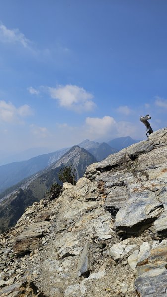【閒閒南橫摘星去！】百岳#077關山嶺山。美麗壯闊中卻帶點淡淡哀愁的南橫公路。3036082