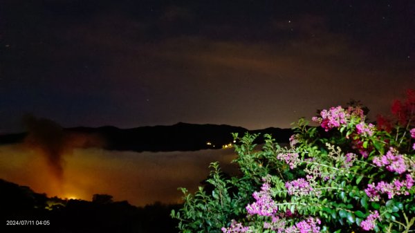 坪林南山寺 #星空夜景  #火燒雲   #紫薇雲海 #霧虹觀音圈 #曙光日出 7/112548697