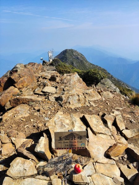 終於看到1000元背面的山景登頂玉山北峰／前峰2495944