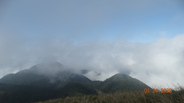 誰無暴風勁雨時，守得雲開見日明812440