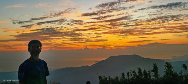 #七星山 #火燒雲 #雲瀑 #雲海 #日出 8/24 & #霧虹 #觀音圈 9/122868291