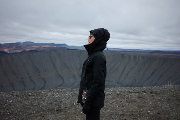 【冰島】Hverfjall 惠爾山偽火山口 走一圈