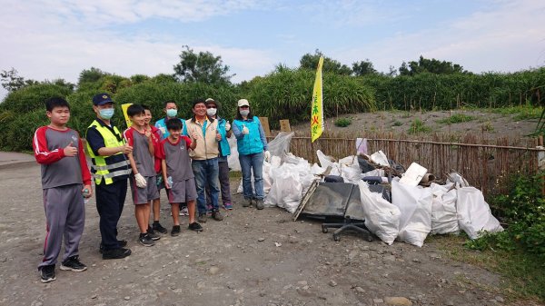 【新聞】季新守護保安林 大手牽小手一起淨灘趣