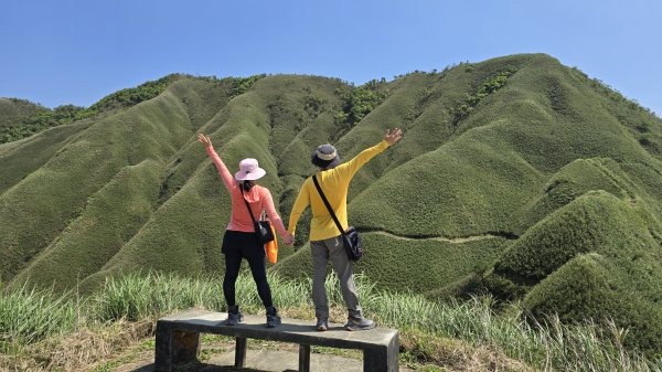 神級景點抺茶山，爬抹茶山的最佳季節，沿路桐花地毯，層層疊疊的山巒，壯闊的山谷2774467