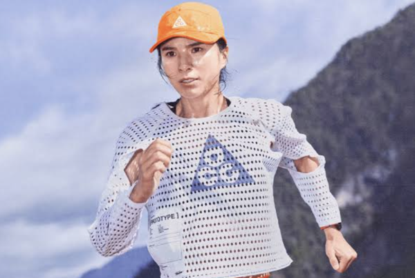 姚妙挑戰 CCC「全程不用杖」！百公里越野賽，登山杖不再是標配？