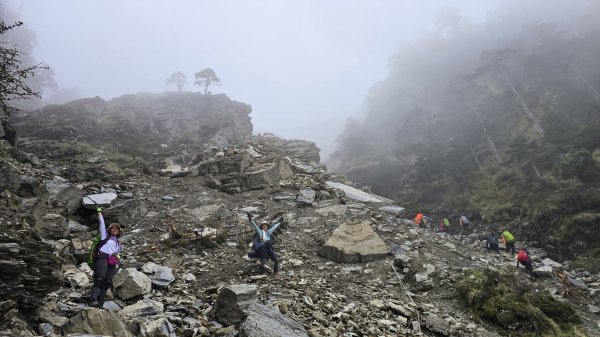 奇萊主北三天二夜，意想不到高原反應超嚴重下，頭痛、噁心、拉肚子、呼吸不順，順利登頂奇萊主峰2793563
