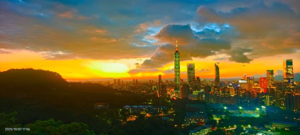 #虎山峰 #夕陽 #火燒雲 #霞光 10/72907948