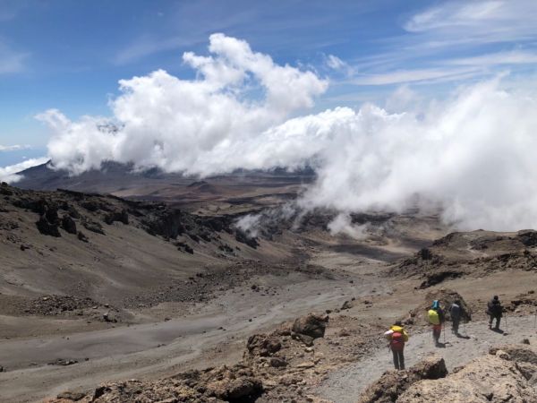 201802哭著拖上去ㄉ吉利馬札羅火山279382