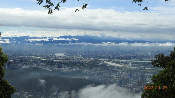 [縮時攝影雲山水]雲霧飄渺間的台北盆地&觀音山11/25