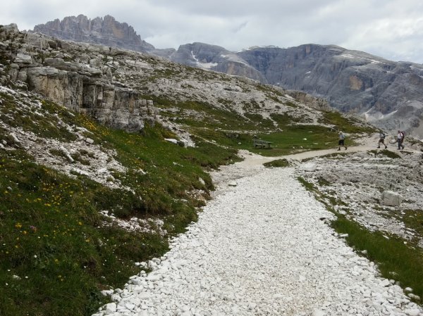 義大利多洛米提山748711