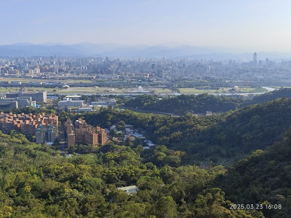【臺北大縱走 5】碧山巖→忠勇山越嶺步道→金龍產業道路→圓明寺步道→鄭成功廟步道→文間山→劍潭山步道2744881