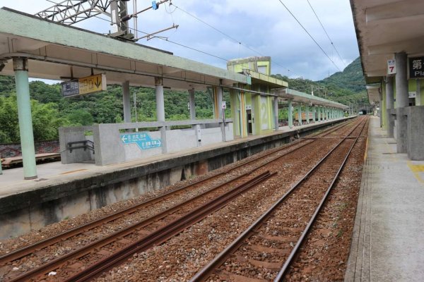 平溪  望古瀑布步道  猴硐貓村 運煤遺址。搭火車去旅行  最小的火車站 被人們忽略的秘境 望古瀑布2186106