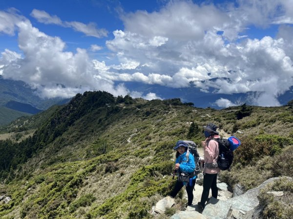 2022/06/02-2022/06/03(兩天一夜-嘉明湖/向陽山/三叉山)1728647