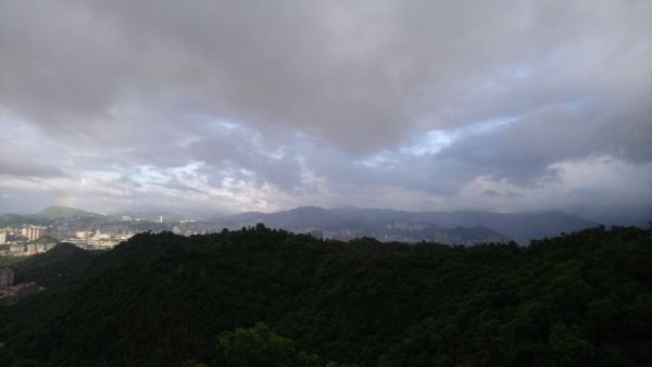 南勢角山（烘爐地土地公廟）392945