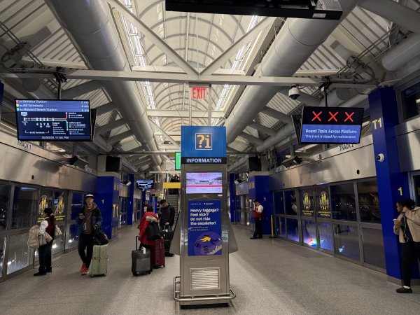 [紐約馬之行-01] 2025_1031 領紐約馬拉松物資2940479