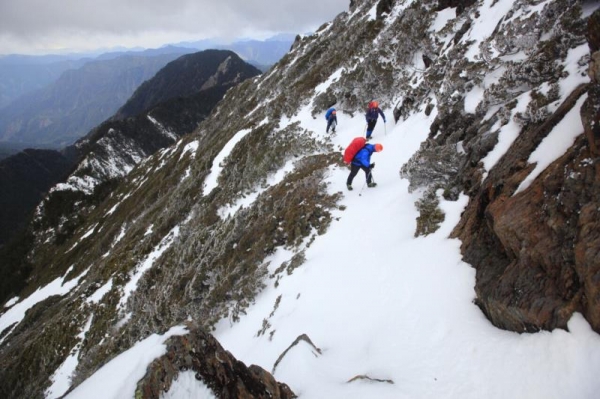 【新聞】玉山雪景美 南二段秀姑巒線17日開放