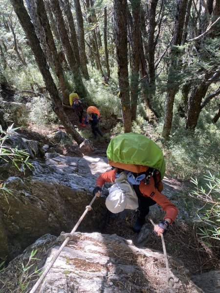 奇萊東稜翻山越嶺的淚與笑D3 2022/10/1—鐵線斷崖前營地至太魯閣北鞍營地1870716