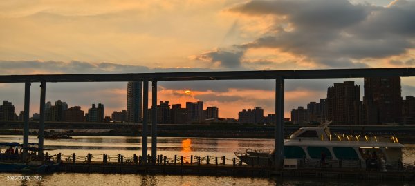 #大稻埕碼頭 #夏日煙火 8/30& #觀音山 八里牛寮埔 8/312874161