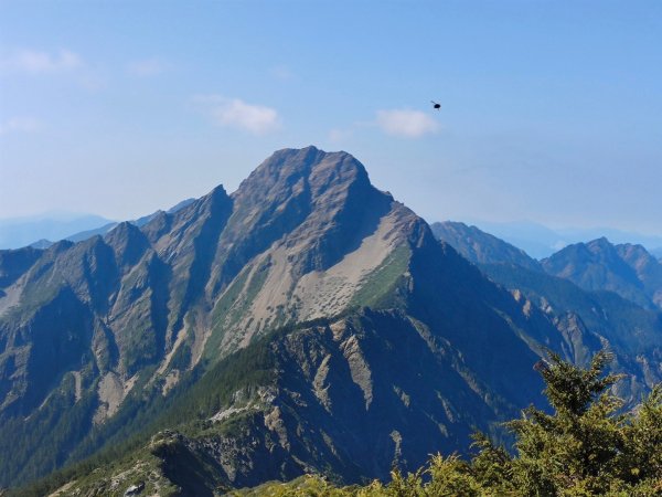 終於看到1000元背面的山景登頂玉山北峰／前峰2495951