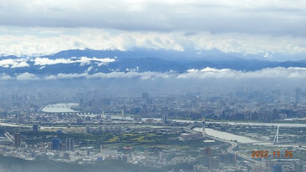 雲霧飄渺間的台北盆地&觀音山1926347