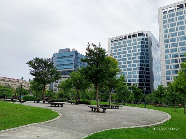 內湖大港墘公園、碧湖公園、內湖路一段；基隆廟口夜市、海洋廣場【走路趣尋寶、健康大穀東】2236843