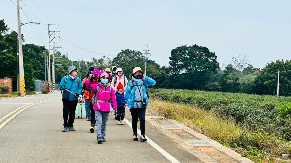 12/22(日)搭火車爬山趣~朝聖九華山-挑鹽古道三通嶺-慈濟茶園-四月小徑--木雕博物館-三義火站2674735